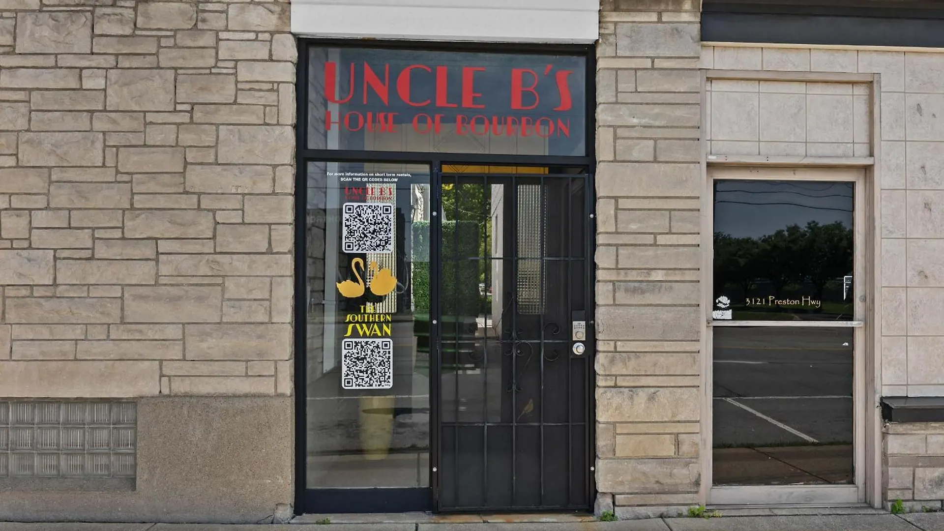 2 Spacious Units Close To Downtown & Expo Center Louisville ABD