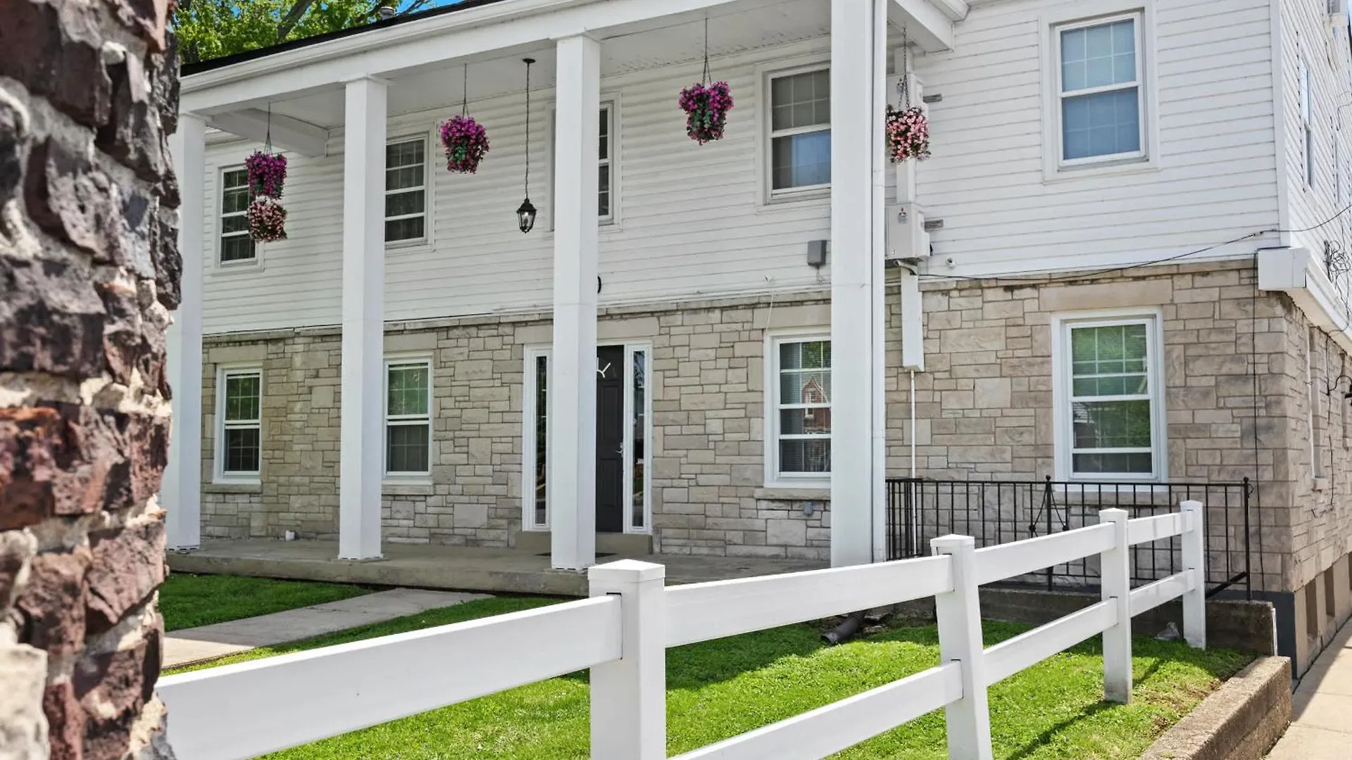 2 Spacious Units Close To Downtown & Expo Center Louisville 0*,  ABD
