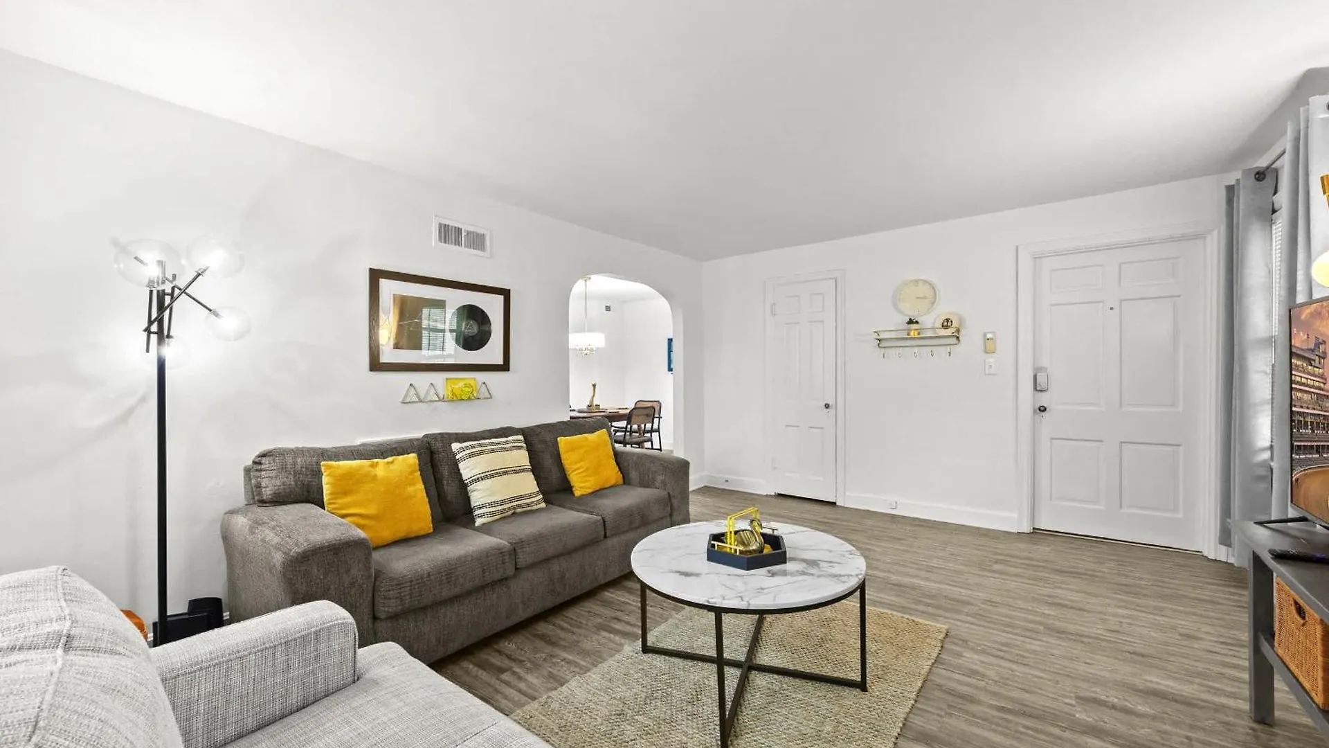 2 Spacious Units Close To Downtown & Expo Center Louisville Appartement